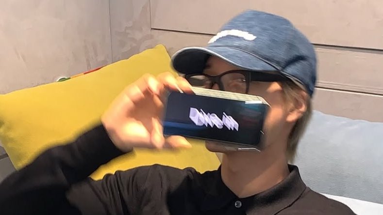 nothingonini's tweet photo. “dive in”
the song “under the sea” in his ig
“let’s go swimming”
dancing the “water” challenge 
sending the video of him where he says "water"

HE'S MAKING IT SO CLEAR. https://t.co/UyP9FII4jL