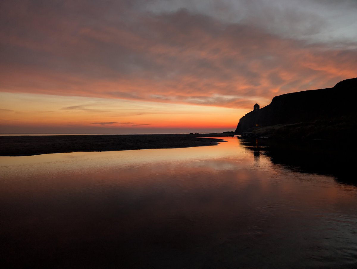 Cecilia Daly (@weathercee) on Twitter photo High clouds made for a stunning, vibrant sunrise is many places this morning <a href="/BBCNewsNI/">BBC News NI</a> <a href="/csbuckler/">Chris Buckler</a> <a href="/SJBretty/">Sarah Brett</a>
Portavogie, Ballycastle, Gortin and Castlerock left to right. High clouds made for a stunning, vibrant sunrise is many places this morning <a href="/BBCNewsNI/">BBC News NI</a> <a href="/csbuckler/">Chris Buckler</a> <a href="/SJBretty/">Sarah Brett</a>
Portavogie, Ballycastle, Gortin and Castlerock left to right.