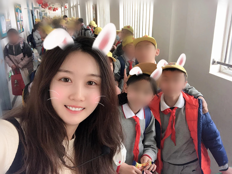 凡是给芳老师这条点赞的，全部送私密照，私信自取😁 https://t.co/J6TLcPbohP