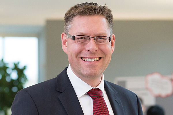 Welche #digitalen Tools lassen sich gut für die #Berufsorientierung einsetzen? Worauf kommt es an? Tipps aus der Praxis für die Praxis gibt's im #Webinar am👉15. April, 14 Uhr, mit Prof. Dr. Thorsten Bührmann, der #Schulen dazu begleitet. Jetzt anmelden: netzwerk-berufswahlsiegel.de/siegelakademie…
