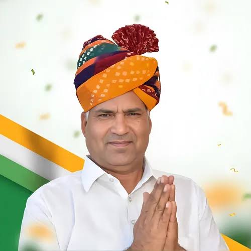 Kumar_pkjangid's tweet image. माननीय विधायक श्री @DRGEDAR
जी का आभार और धन्यवाद 🙏🏻
@RajCMO #स्वास्थ्य_विभाग 
#फार्मासिस्ट_भर्ती_2023
#PharmacistsProtest
#Day_17th

#WeWantJustice 

#फार्मासिस्ट_अंतिम_चयन_सूची_जारी_करो
#फार्मासिस्ट_भर्ती_पूरी_करो
@BhajanlalBjp
@jawaharbedam
@GajendraKhimsar 
@ramlalsharmabjp