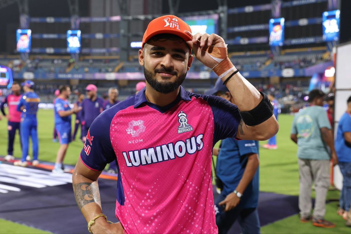 "Riyan parag" play initially 3 IPL match as a 🧢 caption,2025
Sanju samson play as an player ।
#SanjuSamson #riyanparag 
#IPL2025 #TrendingNow 
#indiancricketfans