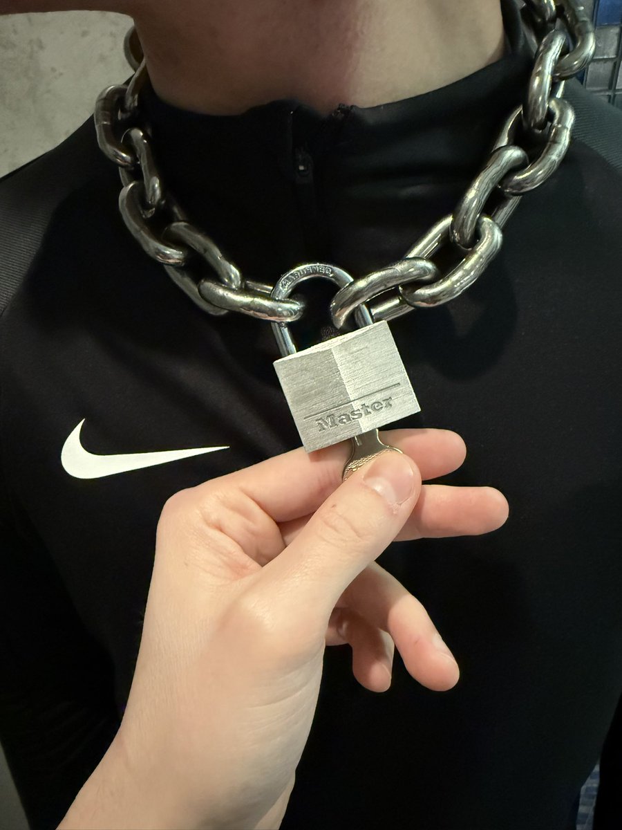 RT, if you wanna get locked by me 😏