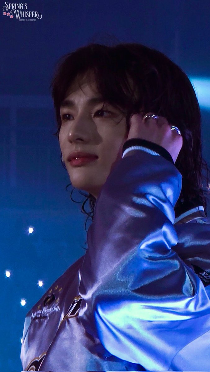 bibi_wrnm's tweet photo. Hyunjin looks absolutely gorgeous. Our super star.

MARCH TREASURE HYUNJIN DAY
#Hyunjin_BrightestStar https://t.co/RgSOKIqPA9