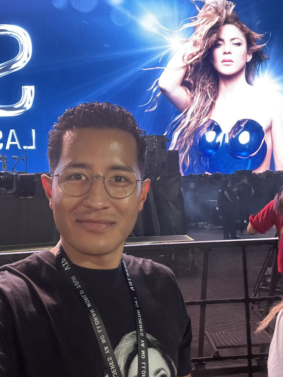 temoop's tweet image. Estamos listos para hacer historia junto a Shakira con 7 shows en la Ciudad de México. 🇲🇽🏟️🐺
@shakira
#LMYNLWorldTourCDMX
#LMYNLWORLDTOUR