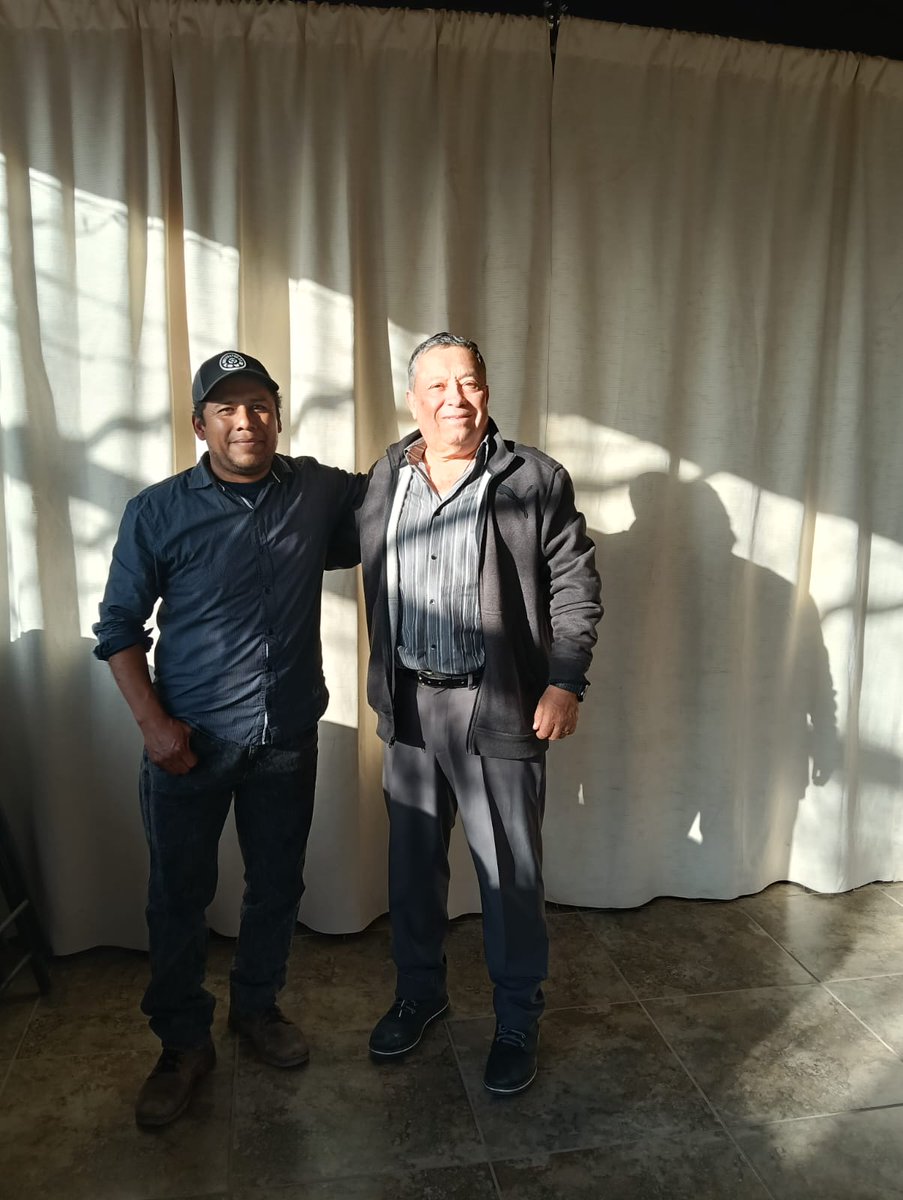 covee_ens's tweet photo. Agradecemos a CBTA #323 por recibirnos en su institución educativa 🏫
Por parte de la institución estuvieron presentes la Director: 👩‍🏫 Maestro Francisco Ojeda Ramírez
Por parte de COVEE, asistieron el Dr. José Luis Manjarrez 👨‍⚕️ y la Oce. Venecia Urbano 👩‍💼.
📧 covee@covee.org https://t.co/LuADFLQLya