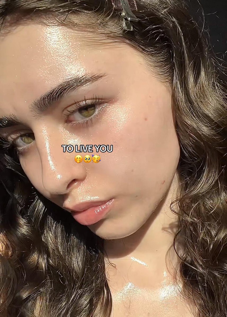 ethereallydaisy's tweet image. Terjumpa video a girl yang share journey acne dia. Amazed gilaaa tengok dia berjaya dapat flawless skin balik in 2 months je🥹🫶🏻