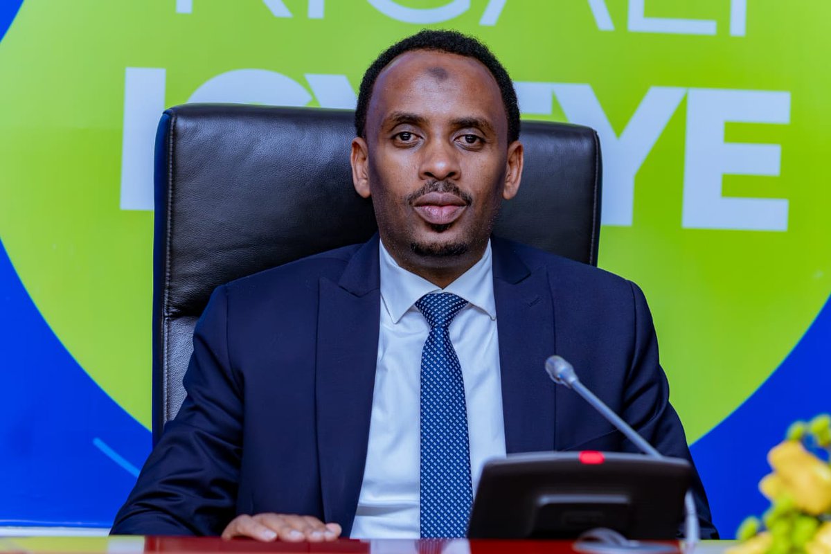 Banyarwanda bavandimwe banjye
----------------------------------

Ihame ry'abakurambere bacu ryatwigishije ko : 
《 twahitamo gupfa aho gufatwa n'umwanzi》. 

《 twahitamo gupfa aho kumanika amaboko》.

《 twahitamo gupfa aho guhemukira uwakugiriye neza 》.

《 twahitamo gupfa