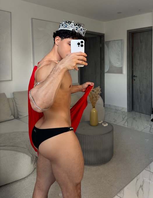 Watch Rene Gonzalez Byken's leaked NSFW photo on TwXstars