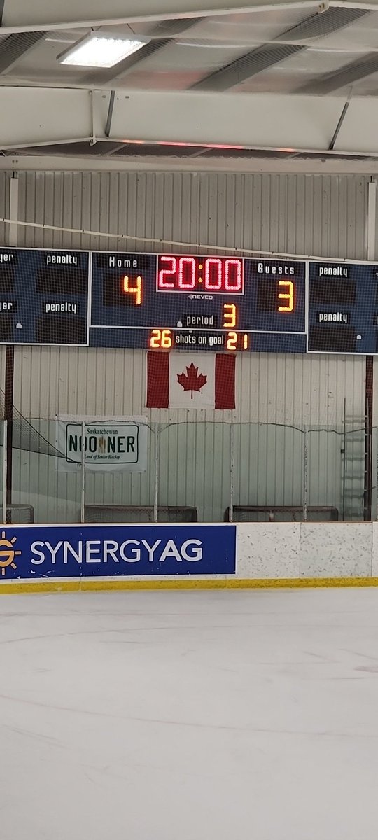 Lumsden 4 (Luhning) Raymore 3 (Peterson ppg, Eberle ppg) afterbtwo periods #QVHHL