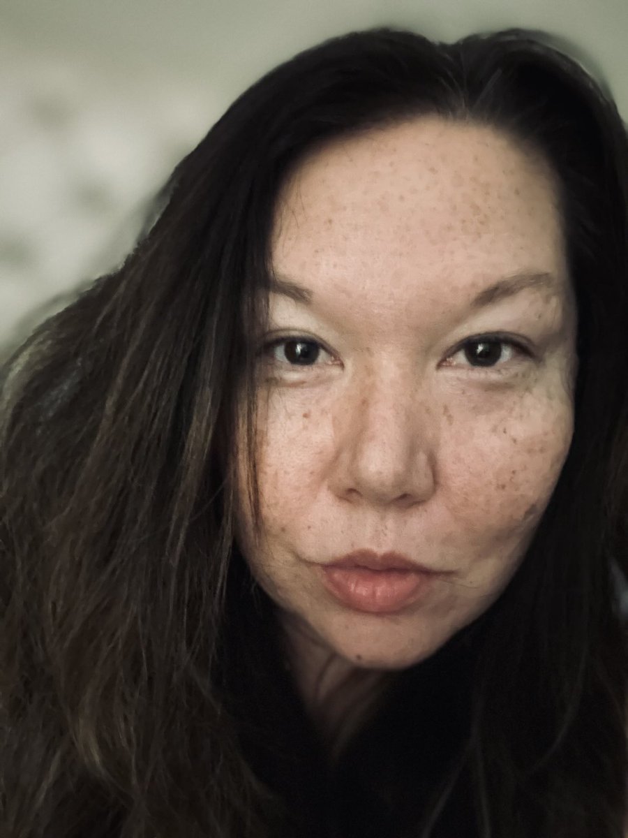 Shelley_Knight1's tweet photo. Running on fumes… nude face per usual. Brush teeth, true crime and some more weed. #ThisisMe #freckles #crowsfeet #idgaf #AsianAmerican #Stoner https://t.co/xZVMRp3PNS