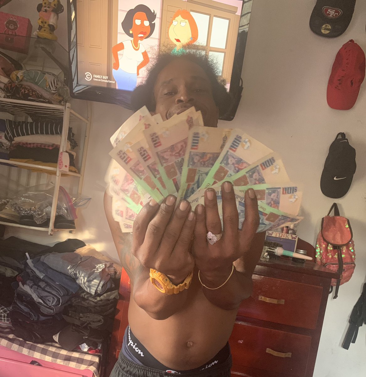 501rellR's tweet image. $15 hunnid on a bad day sound good 
Going HAM like you know I would 
Still hood 
pack woods 
pack of wolves
Mad pull
Clip full of Red Bull