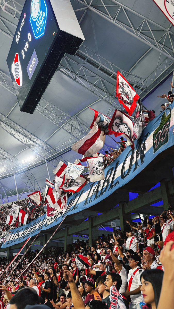 Yo lo sigo a River
porque lo llevo en el corazón