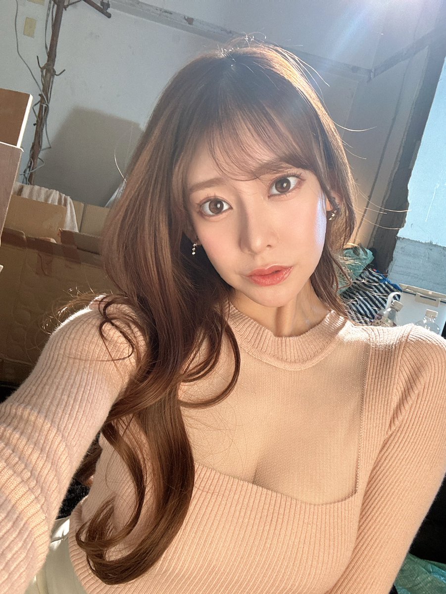 ファンのみんなへ❣️
来月でデビューして4年目？5年目？になります💓💓
4月27日にオフ会を開催する予定なので皆様予定を空けておいてほしいです✨✨
詳細はまた後日発表します！🫶 https://t.co/QLqQ4GpEri