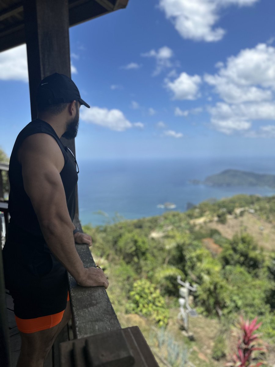 Took a day to unwind. 
We live. Road to 4000GMs continues 🙏
twitch.tv/bob2millions 
#destiny2