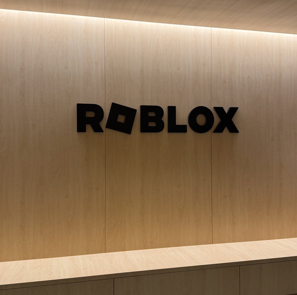 here to claim my prize money from roblox