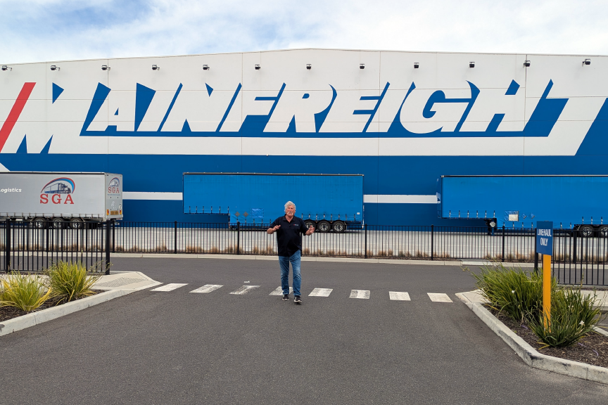 seeingmachines's tweet photo. Why does @mainfreight trust our driver drowsiness and distraction solution #Guardian? Find out on Dipper’s new show, Big Rigs of OZ – coming soon! https://t.co/8KLBTntgae #SeeingMachines #AutoSense #FleetSafety https://t.co/txgFzUro7k