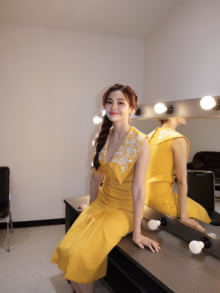 EWaraha's tweet photo. อย่างสีเหลือง 💛 https://t.co/nfSNVS5RU9