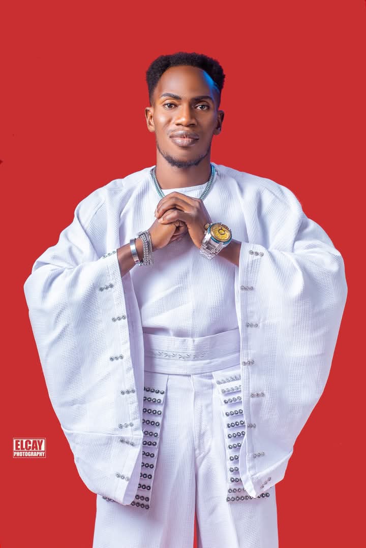 Wambatem1's tweet photo. Paul Wambantem (the Gospel Rockstar) In all things I will be grateful weither good or bad I will be grateful because he knows the best for me because God deal with time and season and this is the time ⌚️⌚️💯🙏🏻
#TimeAso 
#paulwambantem 
#paulwambantemmusic https://t.co/XBRrAlyPNY