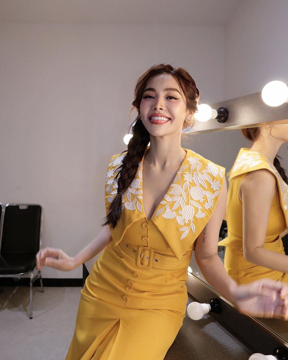 JisooandEngfa's tweet photo. วัรพฤหัสบดีสีเหลืองค่ะ 💛💛💛

ENGFA GLOWING STAR20 
#อิงฟ้ามหาชน #EngfaWaraha 
@EWaraha https://t.co/icHDMpaT3e