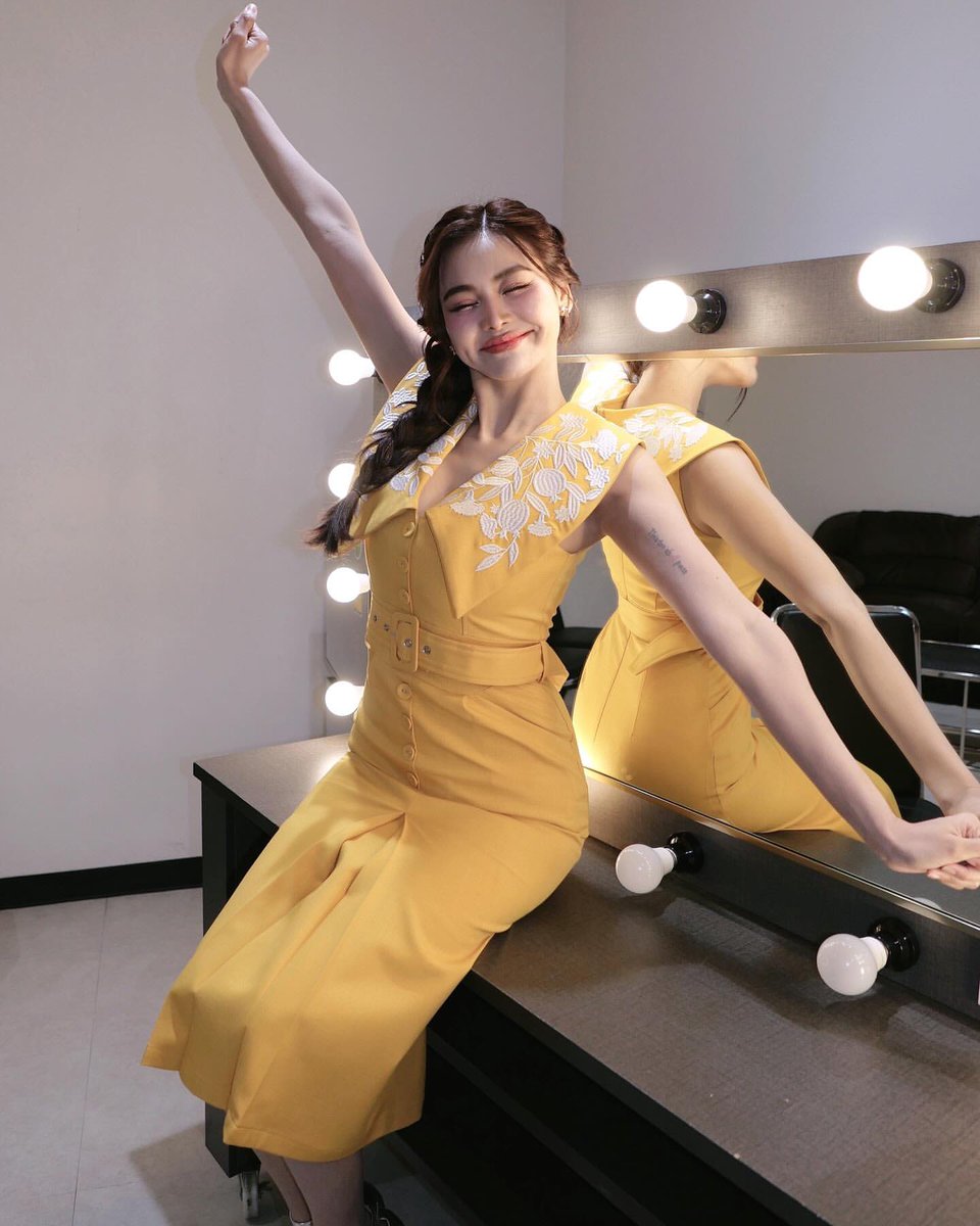 JisooandEngfa's tweet photo. วัรพฤหัสบดีสีเหลืองค่ะ 💛💛💛

ENGFA GLOWING STAR20 
#อิงฟ้ามหาชน #EngfaWaraha 
@EWaraha https://t.co/icHDMpaT3e
