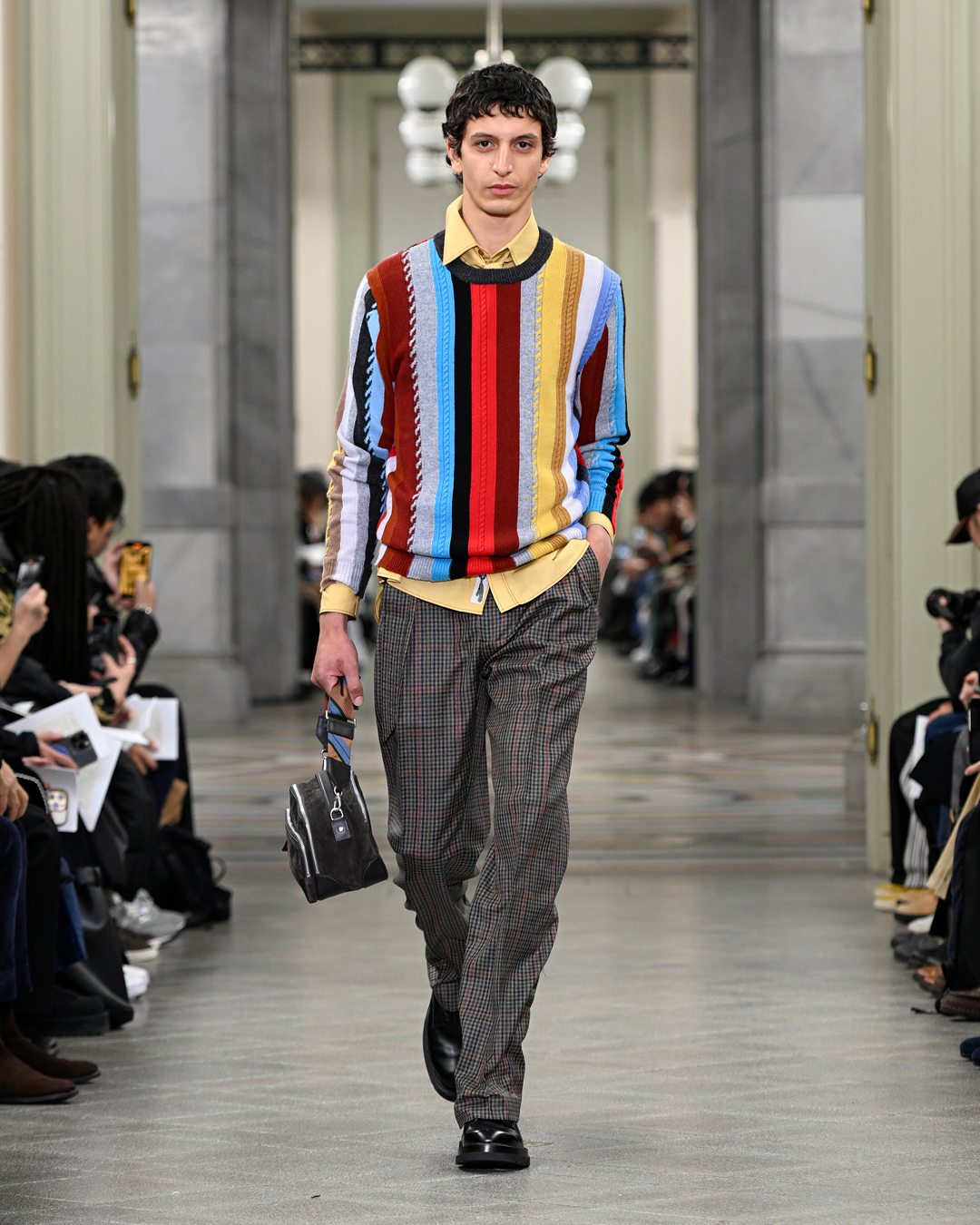 【美品】PaulSmith ポールスミス パリコレランウェイモデル ピーチ L Paul Smith -Men's- 2023年春夏コレクション | パリ | 画像34枚