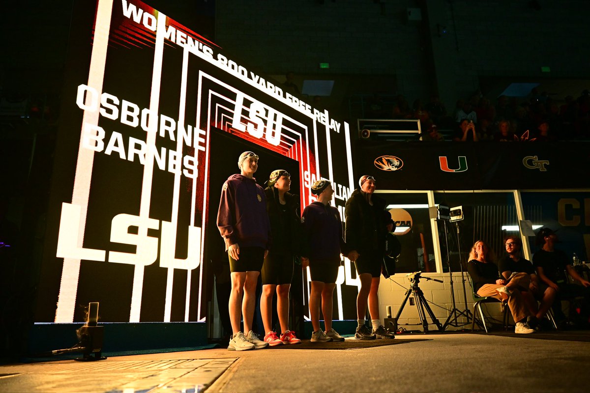A fifteenth-place finish in the 800 freestyle relay grants Reagan, Megan, Nicole and Grace Honorable Mention All-American status 👏🏻