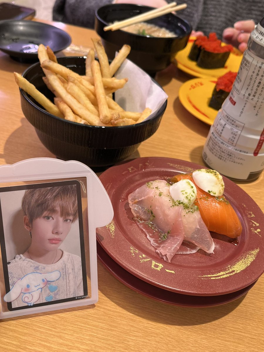 agi_pankuls's tweet photo. ハッピーバースデーヒョンジンさん寿司 https://t.co/l0UT0TuBcx