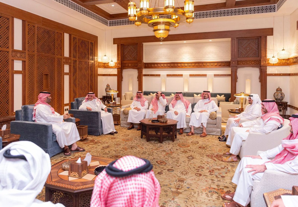 Badermasaker's tweet photo. سمو سيدي #ولي_العهد يستقبل أصحاب السمو أمراء المناطق بمناسبة اجتماعهم السنوي الثاني والثلاثين. https://t.co/7ASyWC261C