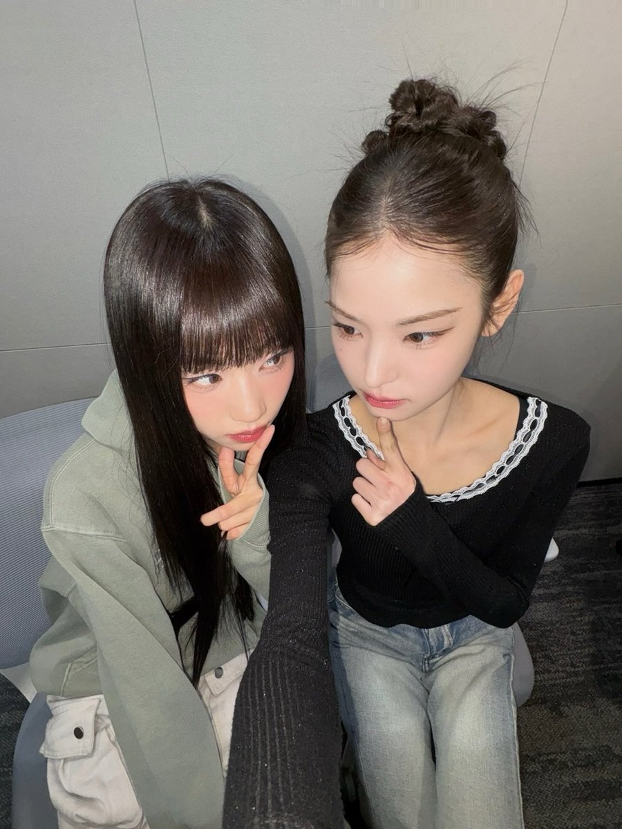 izna_offcl's tweet photo. [izME📮]

정말~~??!! 즈🖤

#izna #이즈나
#MAI #마이 https://t.co/M1Ix2ES5rZ