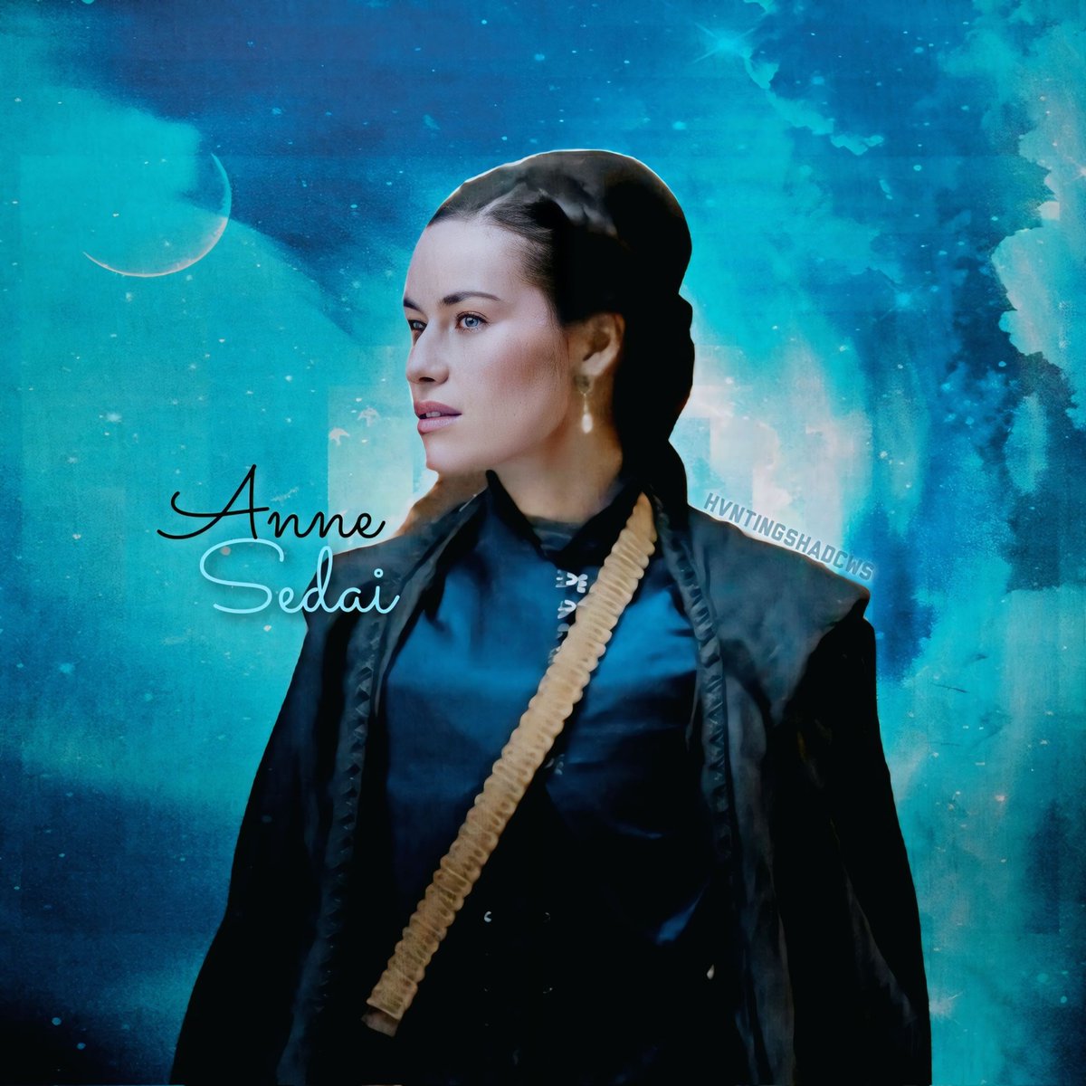 HVNTINGSHADCWS's tweet image. 🎼𝘛𝘙𝘖𝘜𝘉𝘓𝘌 𝘐𝘚 𝘈 ᗪ卂尺Ҝ 𝘍𝘙𝘐𝘌𝘕𝘋
Anne Sedai of the B̶l̶a̶c̶k̶ Blue Ajah.

______________________
#WOTRP AU of
Milady de Winter /
Anne de Breuil
from  #MusketeersRP
______________________

[icon and header by me]