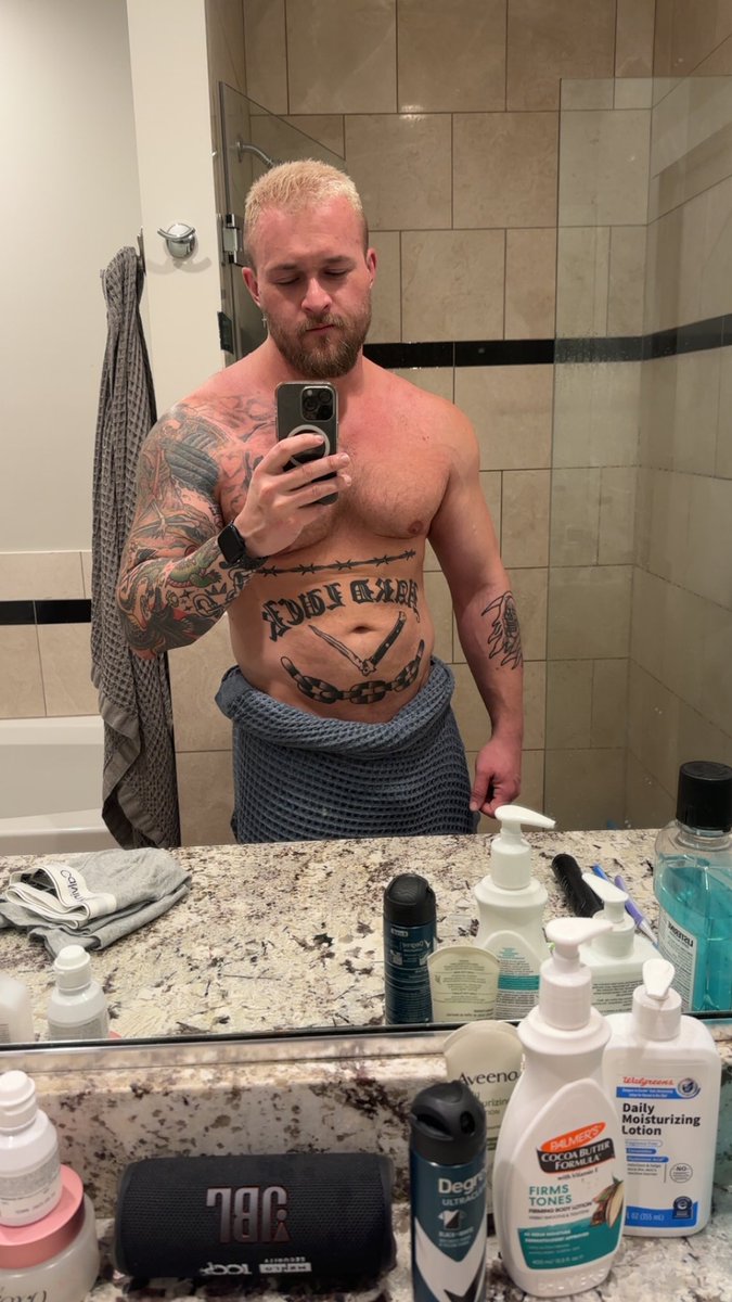 Sadboi Beefcake (@_bigblond) on Twitter photo 
