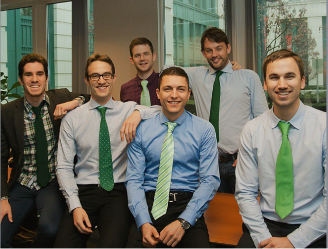 Gertjan Verdickt (@gertjanv_) on Twitter photo Eerste lentedag! Toch als je op het Noorderlijk halfrond bent. Dat wil maar 1 ding zeggen: Een groene das! Dus ik verwacht dat <a href="/TSimonts/">Tom Simonts</a> de tradtitie daar ook weer in ere houdt! #AllesGevenHe #HetEiland #10jaarTerug Eerste lentedag! Toch als je op het Noorderlijk halfrond bent. Dat wil maar 1 ding zeggen: Een groene das! Dus ik verwacht dat <a href="/TSimonts/">Tom Simonts</a> de tradtitie daar ook weer in ere houdt! #AllesGevenHe #HetEiland #10jaarTerug