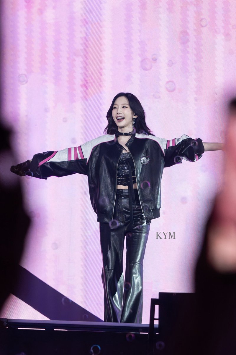 byu1_moo's tweet photo. 250316 The TENSE in Taipei

🧚🏻‍♀️🎆🤍

#TAEYEON #태연 
#GirlsGeneration #소녀시대
#TheTENSE 
#TAEYEON_TheTENSE 
#TAEYEON_TheTENSE_in_TAIPEI https://t.co/ys3eFDi1pq