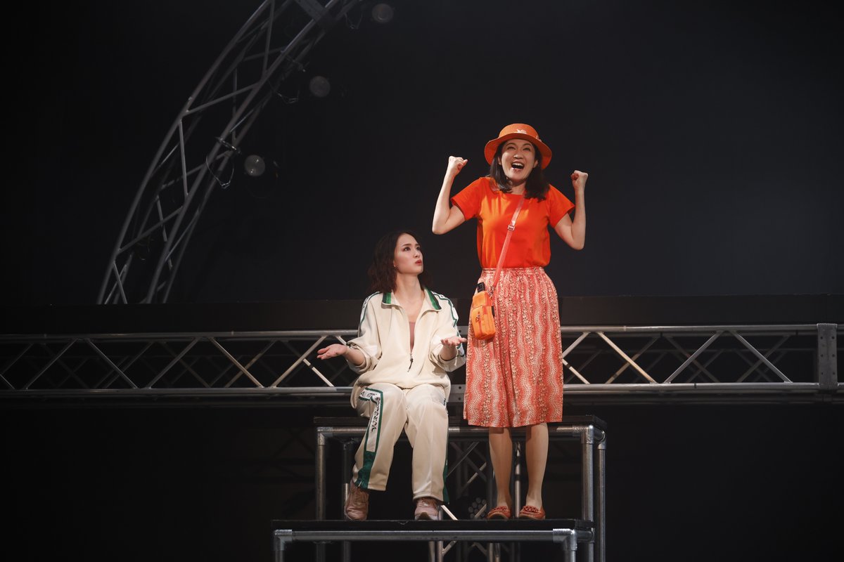 jdkj_stage's tweet photo. 春分の日の
本日は１公演

 受付・ロビー・客席開場：15: 15  
 開演：16:00
 終演予定：18:15      

当日券のご用意ございます❗️

銀座博品館劇場にて、
皆様のご来場をお待ちしております！！  

 公演詳細はコチラ📷 
https://t.co/qdeErjXbVj 

#女子大小路ど真ん中 https://t.co/yxGhHUi8kk