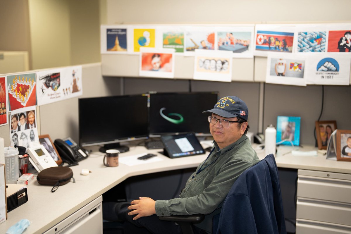 RebelCartoonEN's tweet photo. Farewell, my desk.

December 2022—my work filled the space, the pandemic still lingered. Seven years, now just memories. But my pen won’t stop.

📌 March 22—A new chapter begins. https://t.co/7PrkfXNDvk