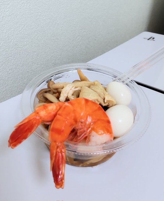 ちなみにこれは珀ごはんの余りとセブンの「焼鯖のおろしポン酢」を合わせたかいぬしごはんなんだぜ。
ヒヨコは頂かなかった。ヒヨコははっくんの大好物だもんねかいぬしは遠慮しておくよ🐥 