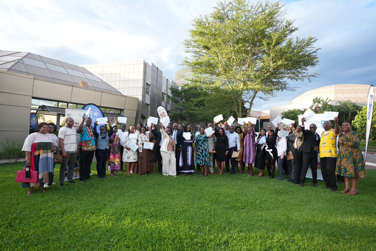 UNDPZambia's tweet photo. This month, we celebrate a key milestone in 🇿🇲’s development journey!

The 4-month long training of National Consultants for the Supplier Development Program is now complete! The consultants will support 🇿🇲 in building national capacities &amp; bolstering Zambia's economic foundation https://t.co/sHdISuxQaY