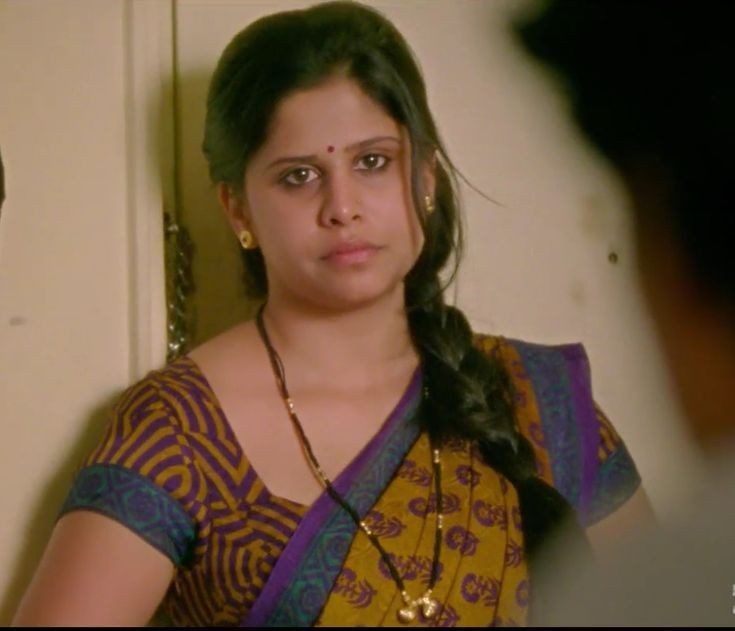 rashmikarasshi's tweet photo. When mom caught me and my friend mutual fapping and she kicked me out locked the room with my friend and i heard her saying

Ivlo perusa vachi dhan en paiyana pottai aakiniya? Summa solla koodadhu perusa dhan vachi iruka https://t.co/iYc9BMnRjs