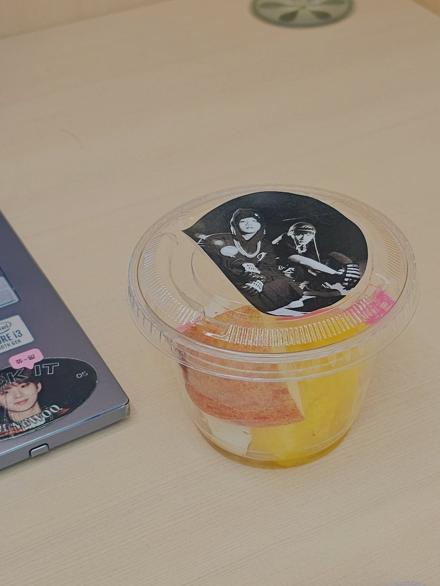 toocoldoutsid_'s tweet photo. 뇸... https://t.co/2wi3QmIkWj