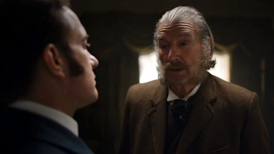 toricoyahhh's tweet image. #RipperStreet S2E7🤨💕
行方不明のベネットの家を訪ね偶然ローズに会って写真を渡した後、自宅に戻ったら上司が勝手に上がり込んでたの図😅 リード警部補の家もかなり散らかってた。この自宅に戻るシーン日本版ではカットされてました...