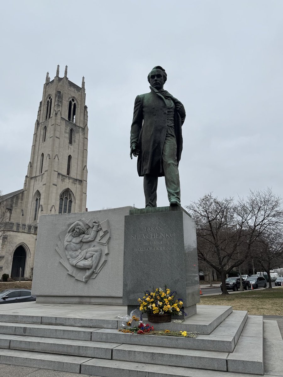 As I was strolling in DC recently, I came across the statue of famous Ukrainian poet, politician Taras Shevchenko!                              Slava Ukraini! EE