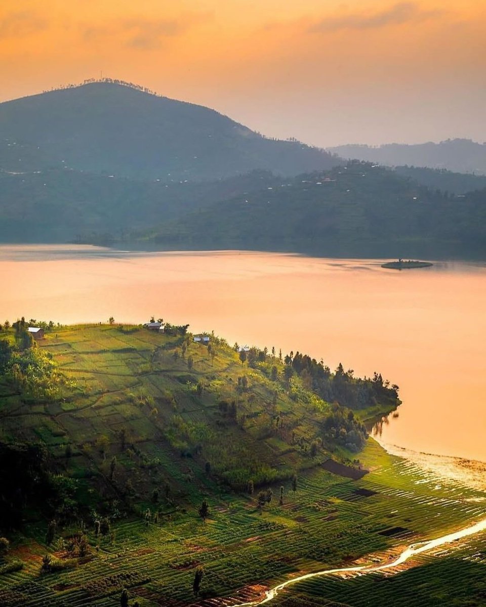VISIT TWIN LAKES ( Burera and Ruhondo) (@twinlakes100) on Twitter photo Beautiful Rwanda 🇷🇼 🇷🇼 🇷🇼
Beautiful TWIN LAKES 😍 🤗
Where the sky tells you the story for adventure !
📍#TwinLakes
<a href="/visitrwanda_now/">Visit Rwanda</a> <a href="/RwandaisOpen/">Rwanda Is Open 🇷🇼</a> Beautiful Rwanda 🇷🇼 🇷🇼 🇷🇼
Beautiful TWIN LAKES 😍 🤗
Where the sky tells you the story for adventure !
📍#TwinLakes
<a href="/visitrwanda_now/">Visit Rwanda</a> <a href="/RwandaisOpen/">Rwanda Is Open 🇷🇼</a>