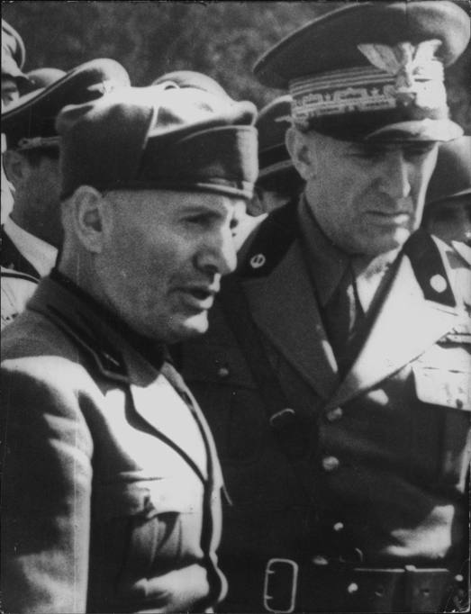 NikolajVsevolo1's tweet photo. #Impunità #CriminaliFascisti 
Gli angloamericani riuscirono a evitare la creazione di un tribunale internazionale per processare i criminali di guerra italiani sul modello dei tribunali di Tokyo e Norimberga.
Michael Palumbo, Le atrocità di Mussolini, Alegre https://t.co/s7rfIgHj8b