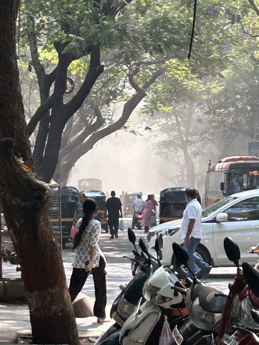 divsh's tweet photo. @mybmc construction dust near Ganesh Mandir, Pantnagar, Ghatkopar East https://t.co/cMHukzOUg7