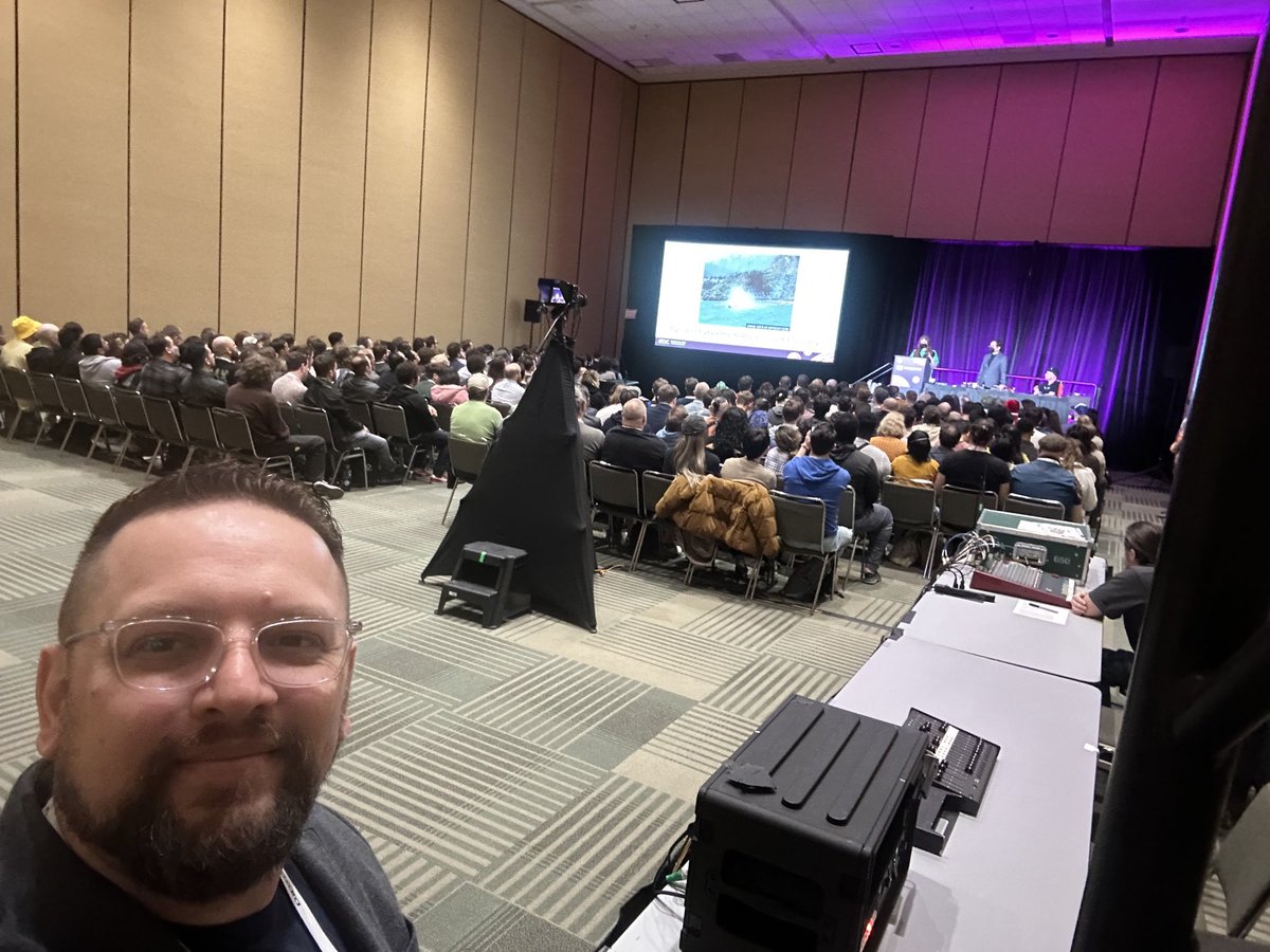 Hustling ⁦<a href="/Official_GDC/">GDC Festival of Gaming</a>⁩