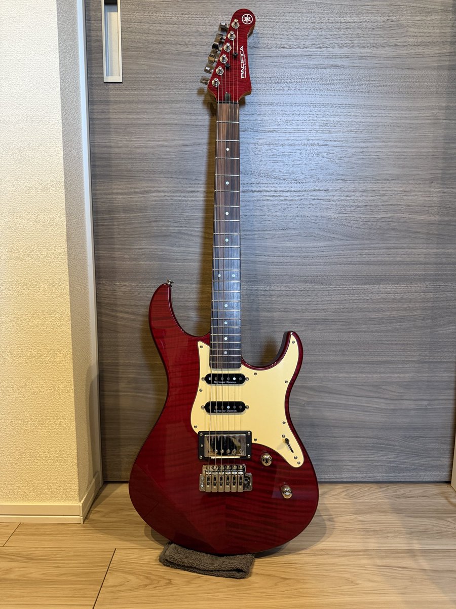 zoo0743's tweet photo. 手持ちのギター全部調整に出してしまったので中古ですが急拵えでmng
エリクサーのサービスありがとうございました。 https://t.co/XwYg3RAlnS