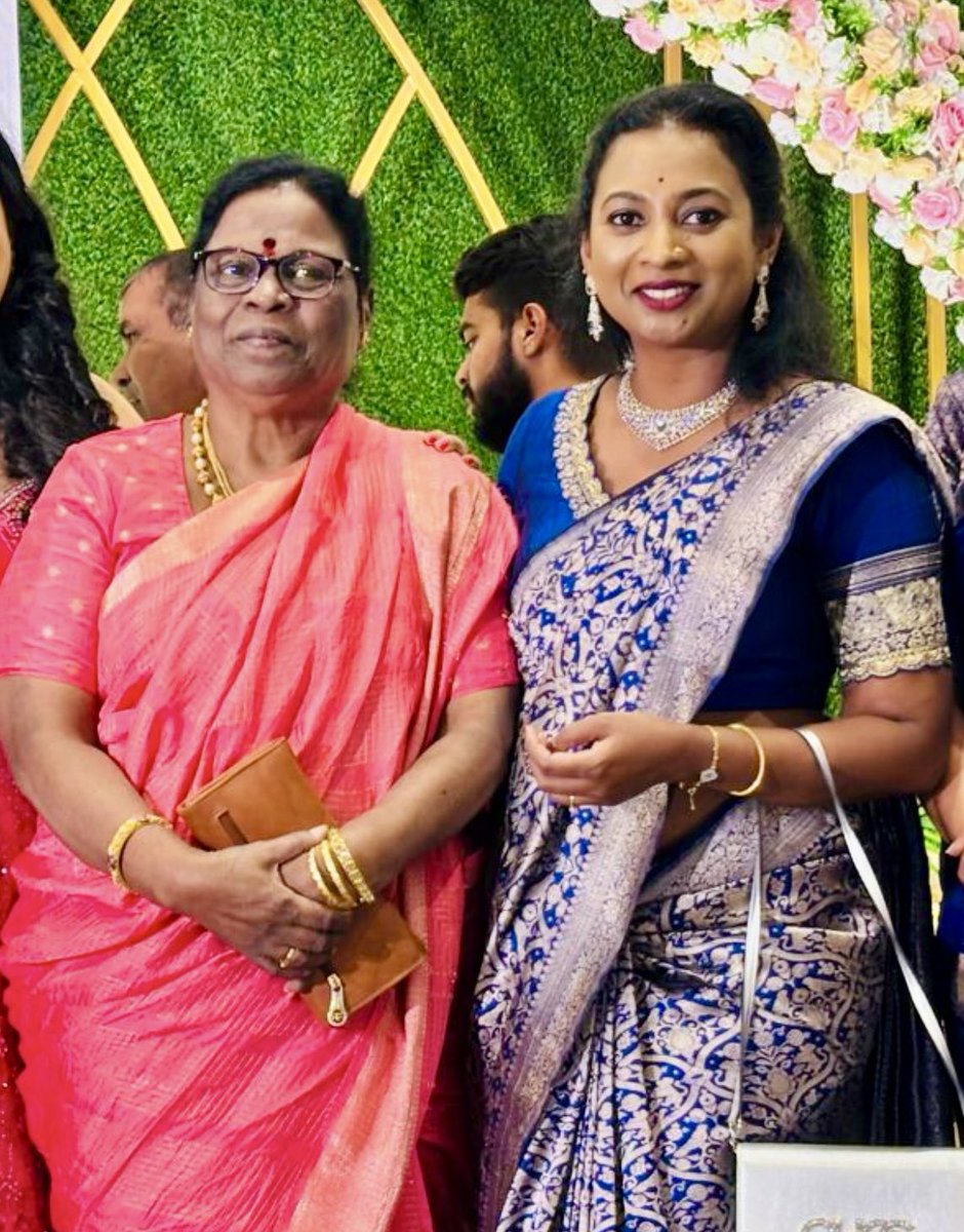 NayanaJhawar's tweet image. ಹಿರಿಯ ರಾಜಕಾರಣಿ, ಮಾಜಿ ಸಚಿವೆ, ನನ್ನಿಡೀ ಜೀವನದ ಹೆಮ್ಮೆ, ಶಕ್ತಿ, ಸ್ಫೂರ್ತಿ ನನ್ ಅಮ್ಮ! ನಿಮಗೆ ಹುಟ್ಟು ಹಬ್ಬದ ಶುಭಾಶಯಗಳು.

#happybirthday #amma #mystrength #motheranddaughter #happybirthdayamma #womeninpolitics #politician #mudigere #chikkamagaluru