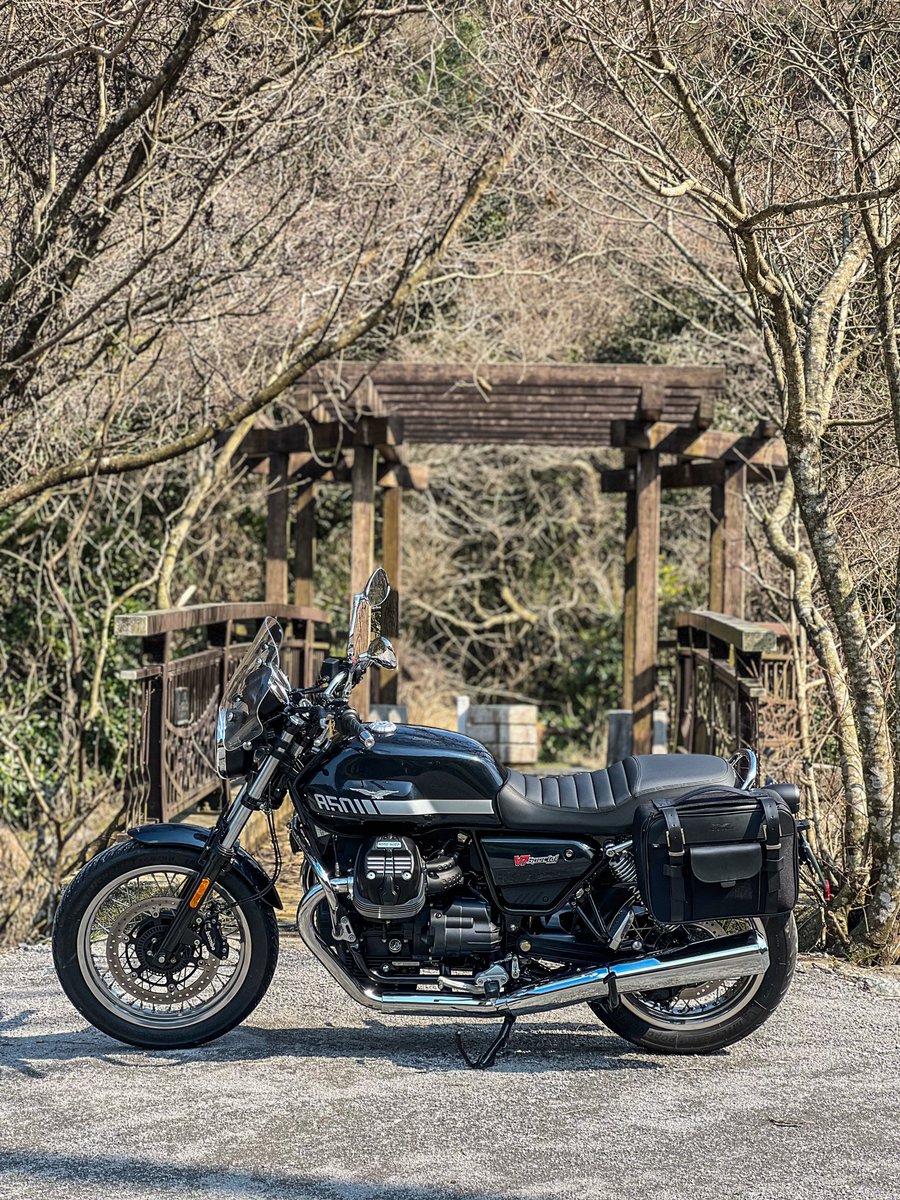 Rei5771's tweet photo. V7の鼓動に酔いながらぶらぶら中
#MOTOGUZZI
#V7Special https://t.co/0jLSsQFfEw
