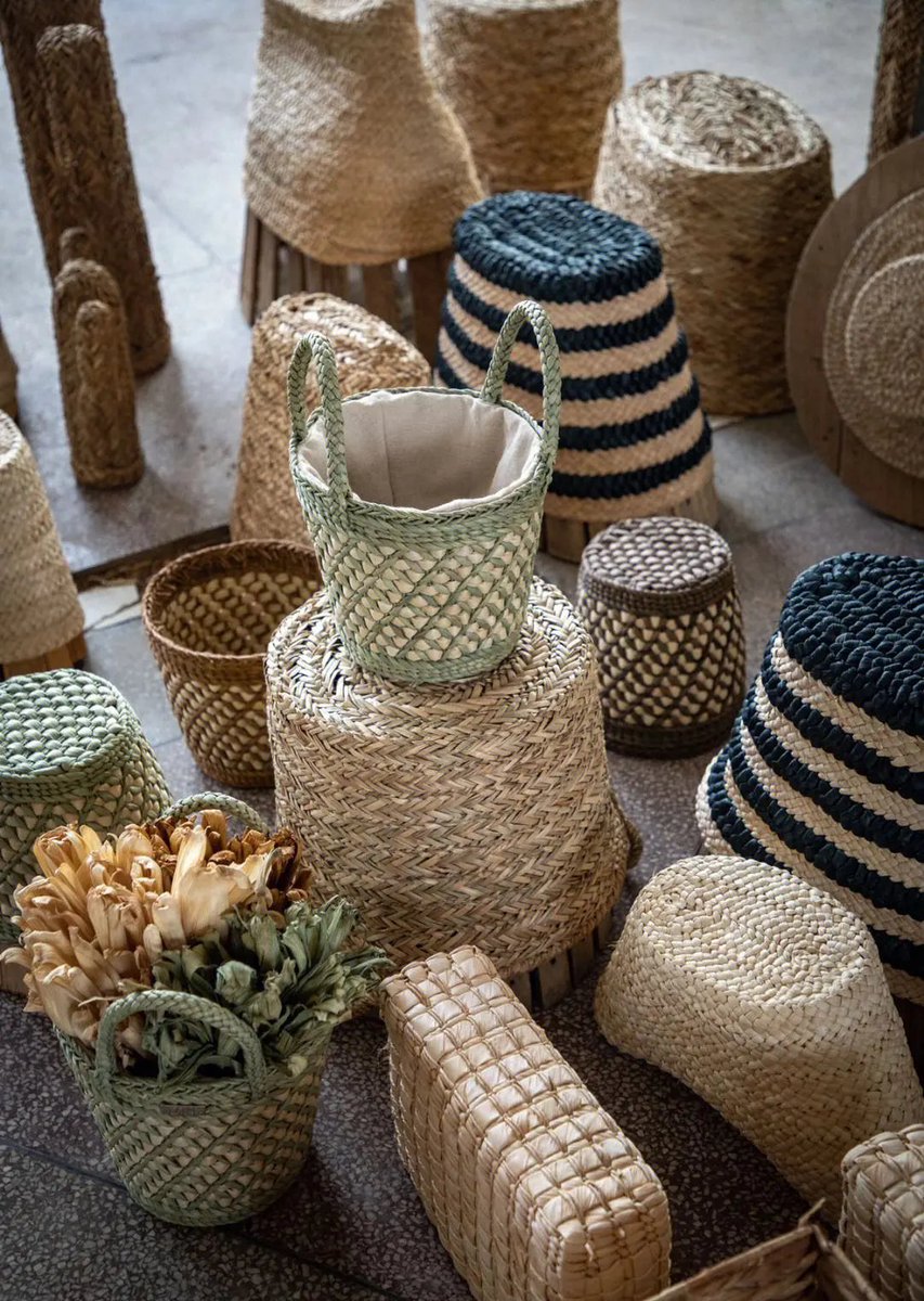 NingxiaCN's tweet image. 🧺 Ready for a #crafty adventure?

Head to Shizuishan in #Ningxia and unravel the secrets of straw weaving! 🌾✨ #NingxiaHeritage